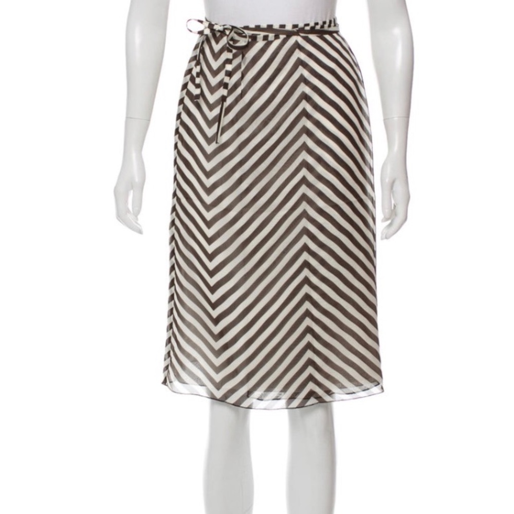 ❤️Rene Lezard Knee Length Midi Silk Skirt Chevron
